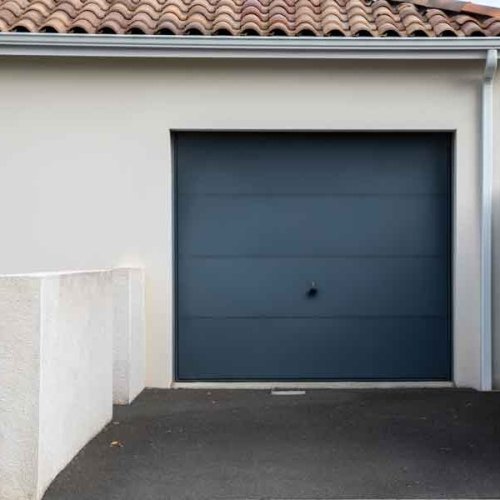 Porte de garage sectionnelle en alu gris anthracite